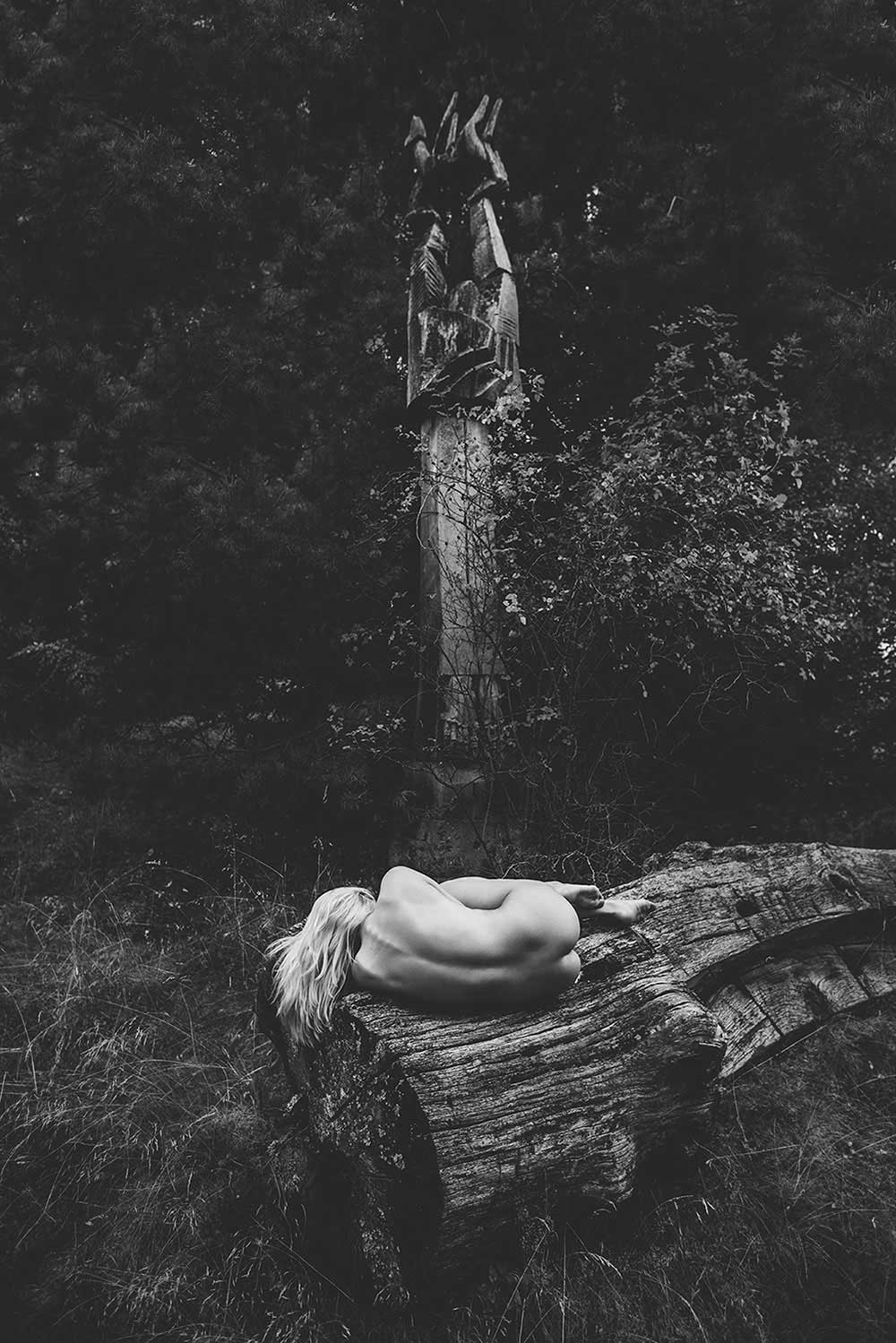 Weird Female Artistic Nude Weird Female Artistic Nude