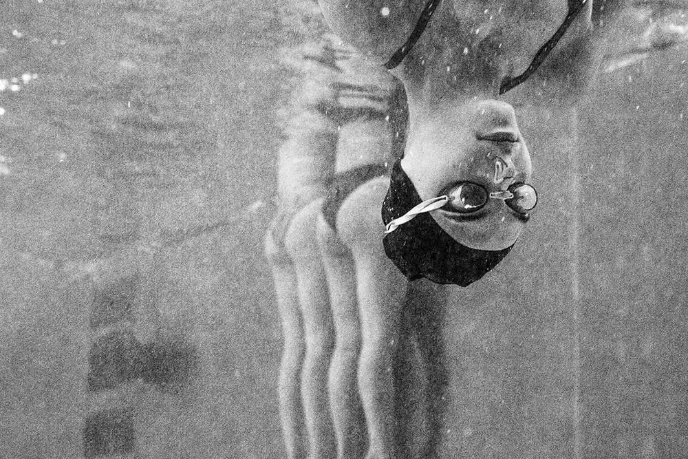 The dance of the floating bodies; Dive by Camila Berrio