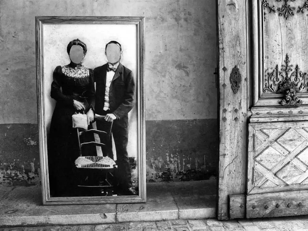 Black and White ; Images and words