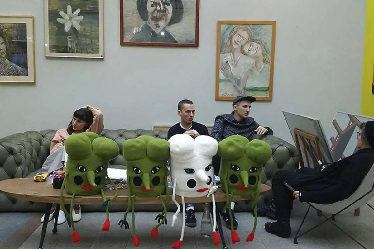 How people look at art today by Elena Beregatnova