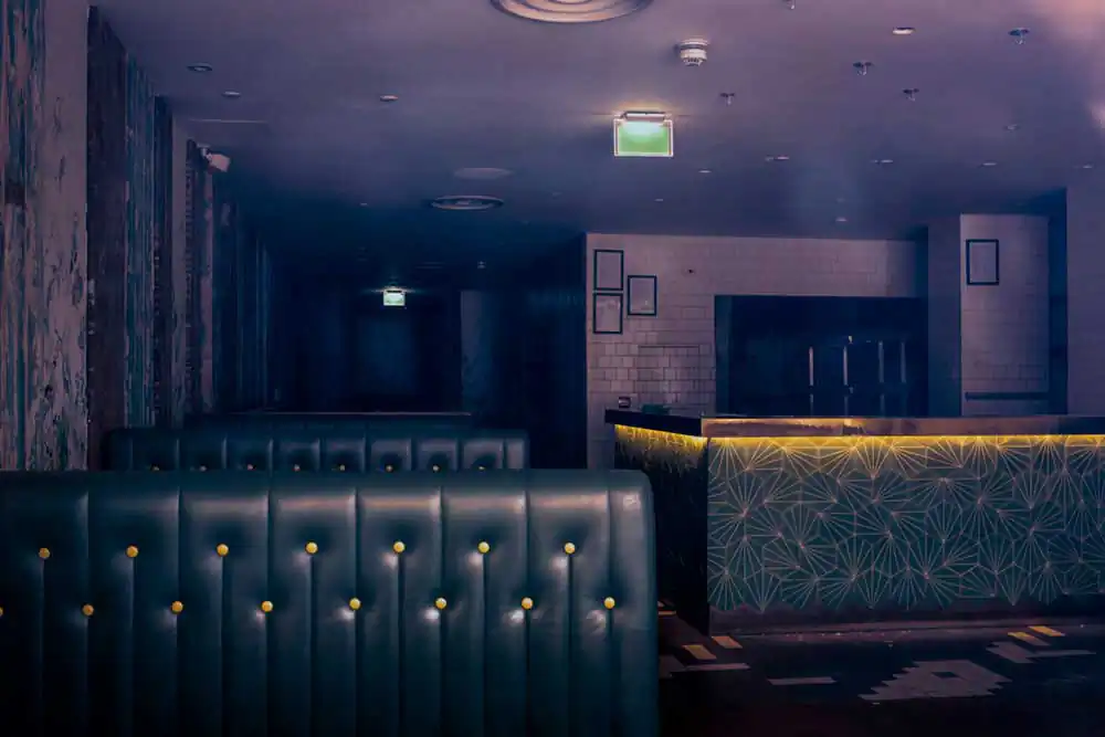 Looking in | Lost society by Mieke Douglas