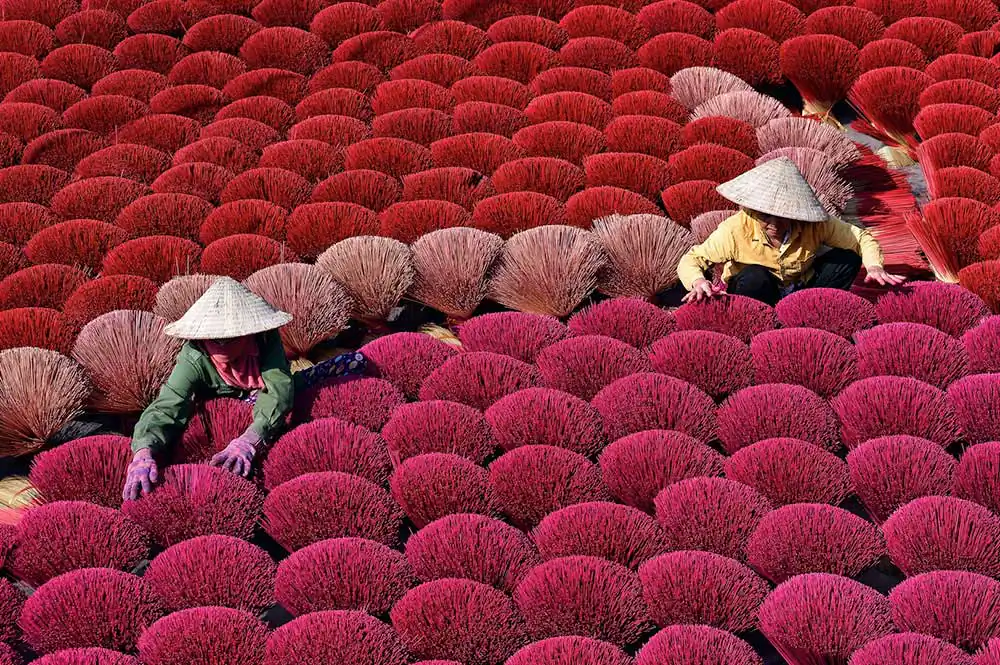 Quang Phu Cau Incense village by Ly Hoang Long