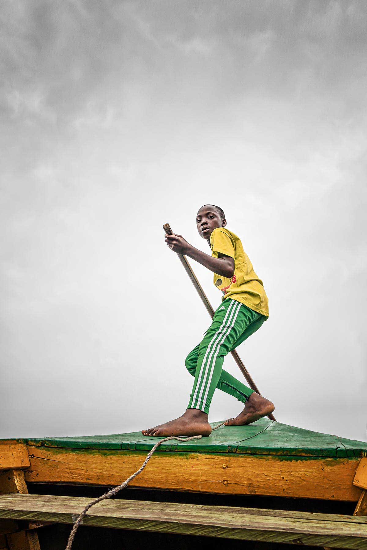 https://www.dodho.com/wp-content/uploads/2022/11/Oskar-Gaskon-Gondolero-africano.jpg