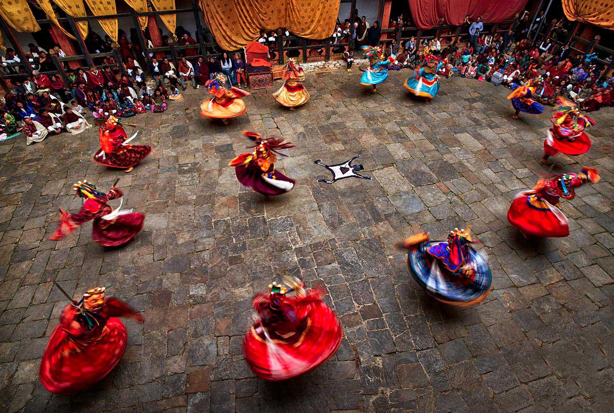 https://www.dodho.com/wp-content/uploads/2022/11/Stuart-Chape-Bhutan-festival.jpg