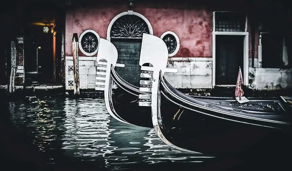 Maximilian Chini; Venice and its canals..