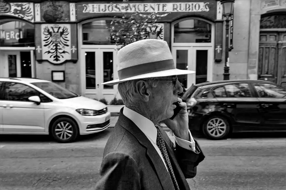 Street photography and decisive moment by Fernando Torres