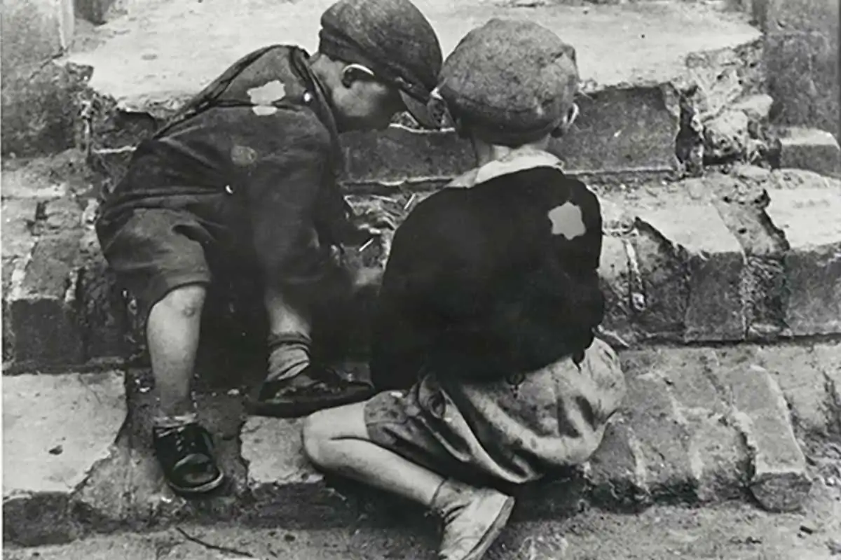 Flashes of Memory;  Photography During the Holocaust