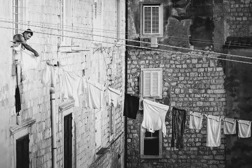 Rediscovering the Beauty of Everyday Life: Giuseppe Satriani’s Unique Perspective