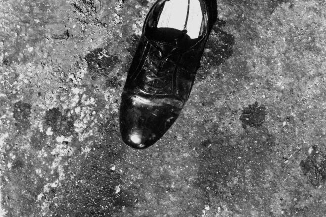 Robert Welsh: Urban Photography Rooted in Memory and Everyday Life