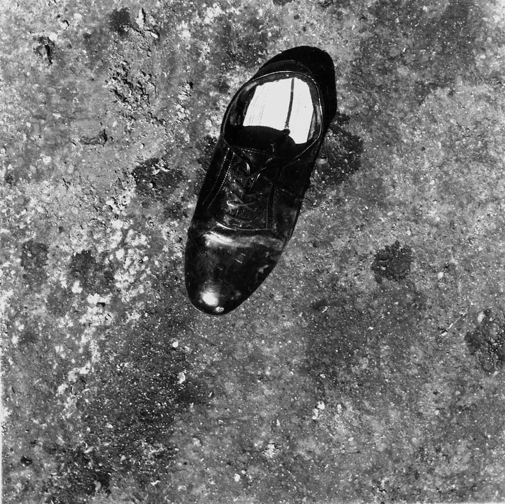 Robert Welsh: Urban Photography Rooted in Memory and Everyday Life