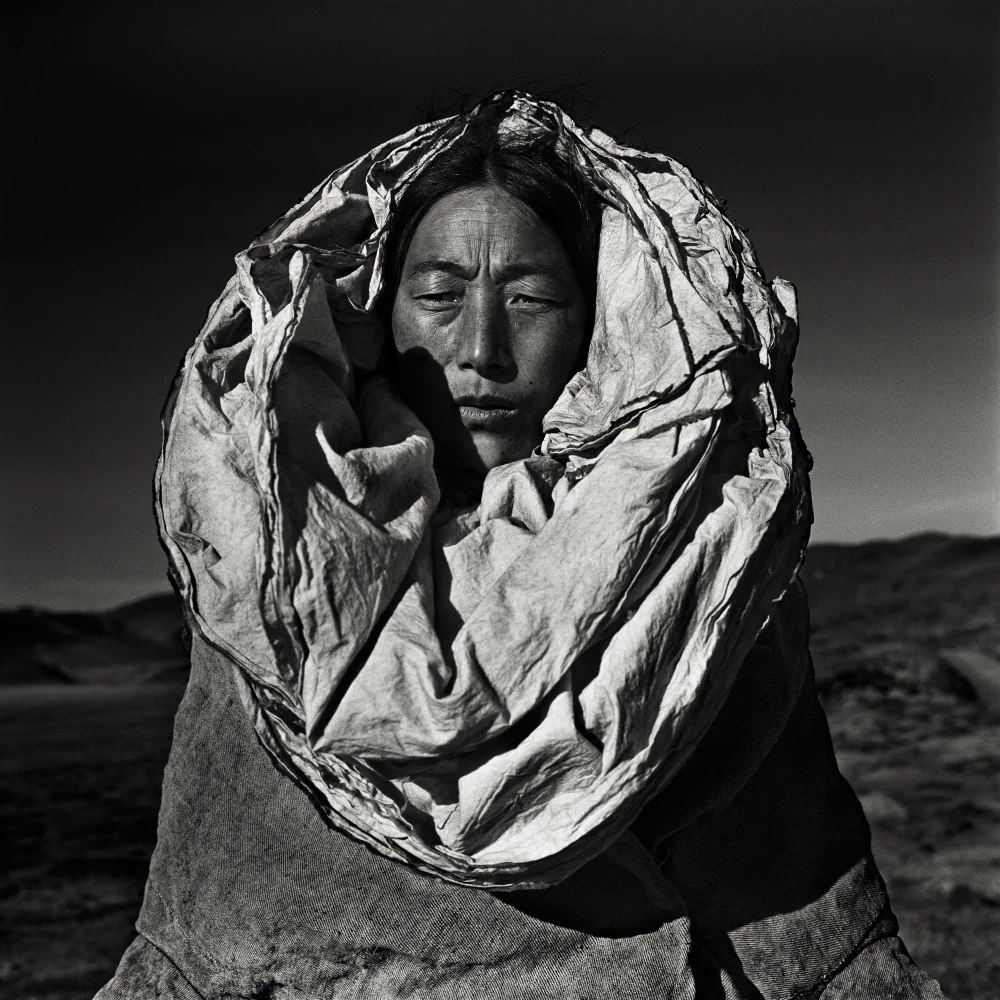 The Earth by Mi Zhou: A Return to Origins Through Photography