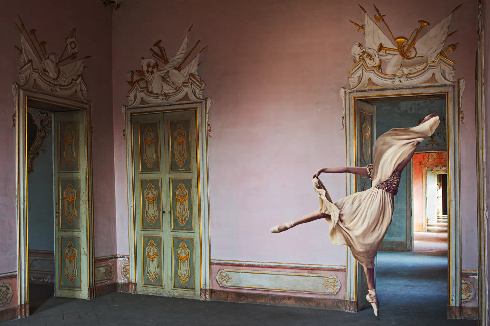 Echoes Unseen: Susi Belianska’s Exploration of Time, Metamorphosis and Identity