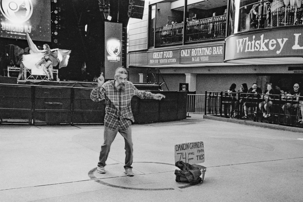 Las Vegas by Michael Ruggiero – A Lifelong Photographic Portrait of a Changing City