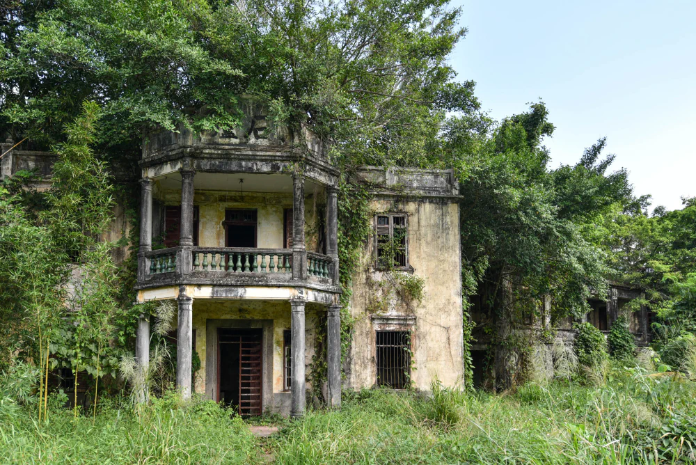Abandoned Villages of Hong Kong by Stefan Irvine: The Stories Behind Hong Kong’s Abandoned Homes
