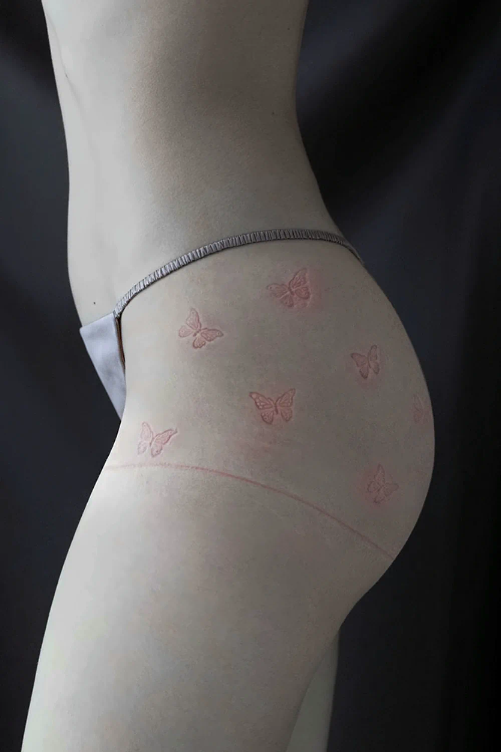 Live Canvas by Iness Rychlik Transforms a Skin Condition into Visual Art